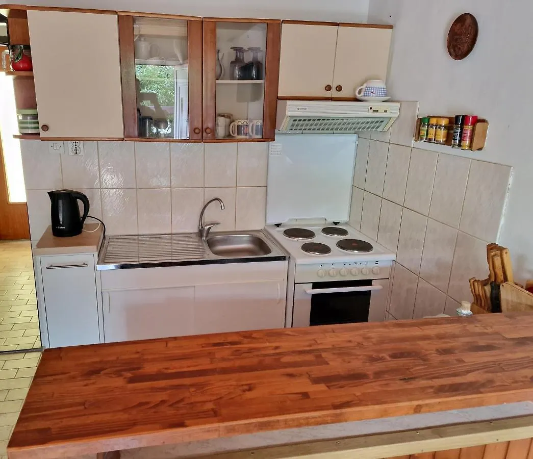 Sea Shell Apartments Vir 0*,