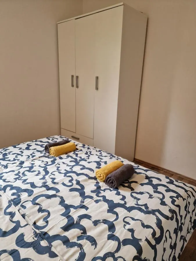 Sea Shell Apartments Vir