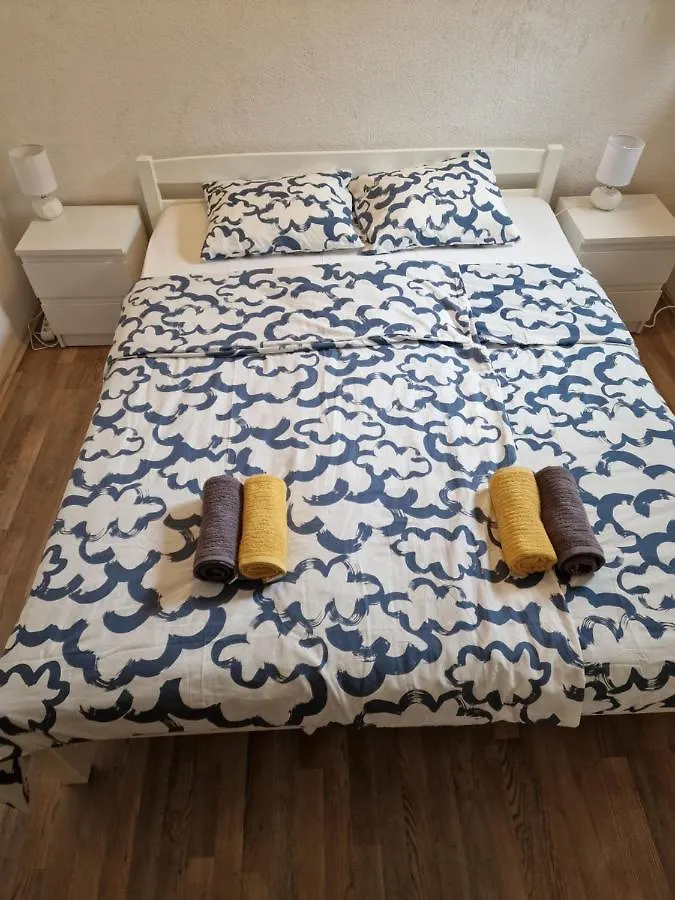 Sea Shell Apartments Vir